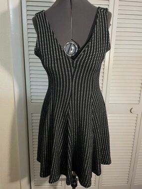 Zara Black Dress with White Dash Pattern - Sleeveless Fit-and-Flare